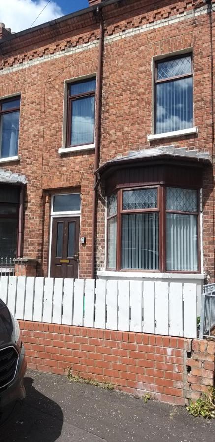 St. James Street Townhouse Μπέλφαστ Εξωτερικό φωτογραφία